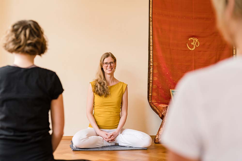 Christa Schafbauer – <a href="https://ekamati.yoga/">www.ekamati.yoga/</a>